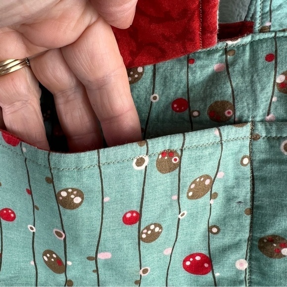 HANDMADE  SHOULDER BAG W/4 slip pockets. 2 Straps w/11” drop. Washable. Lined - Picture 6 of 7